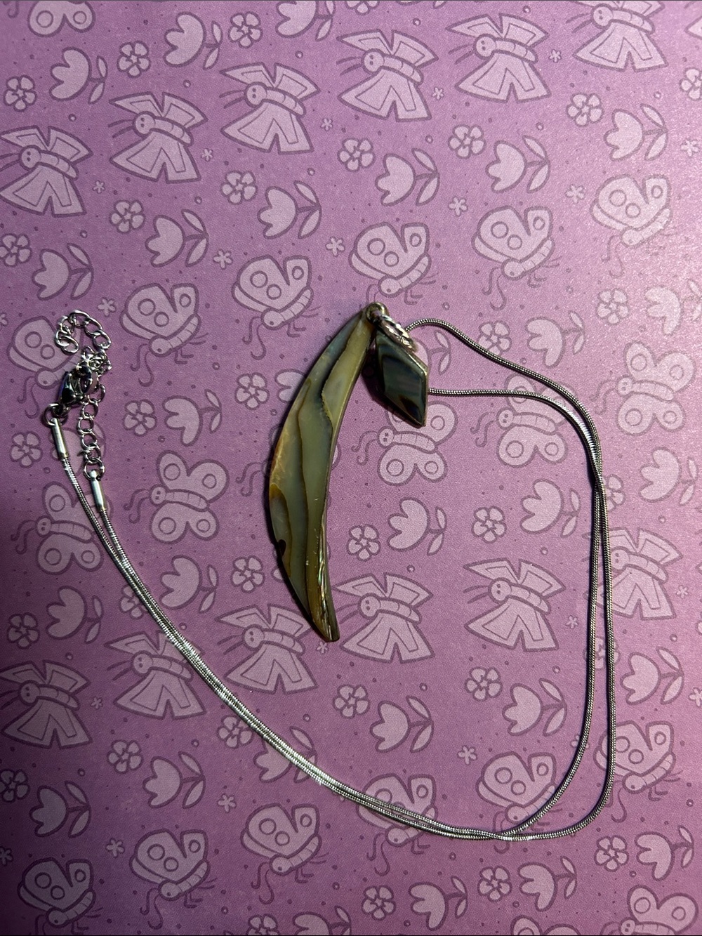 Green Leaf Pendant Necklace